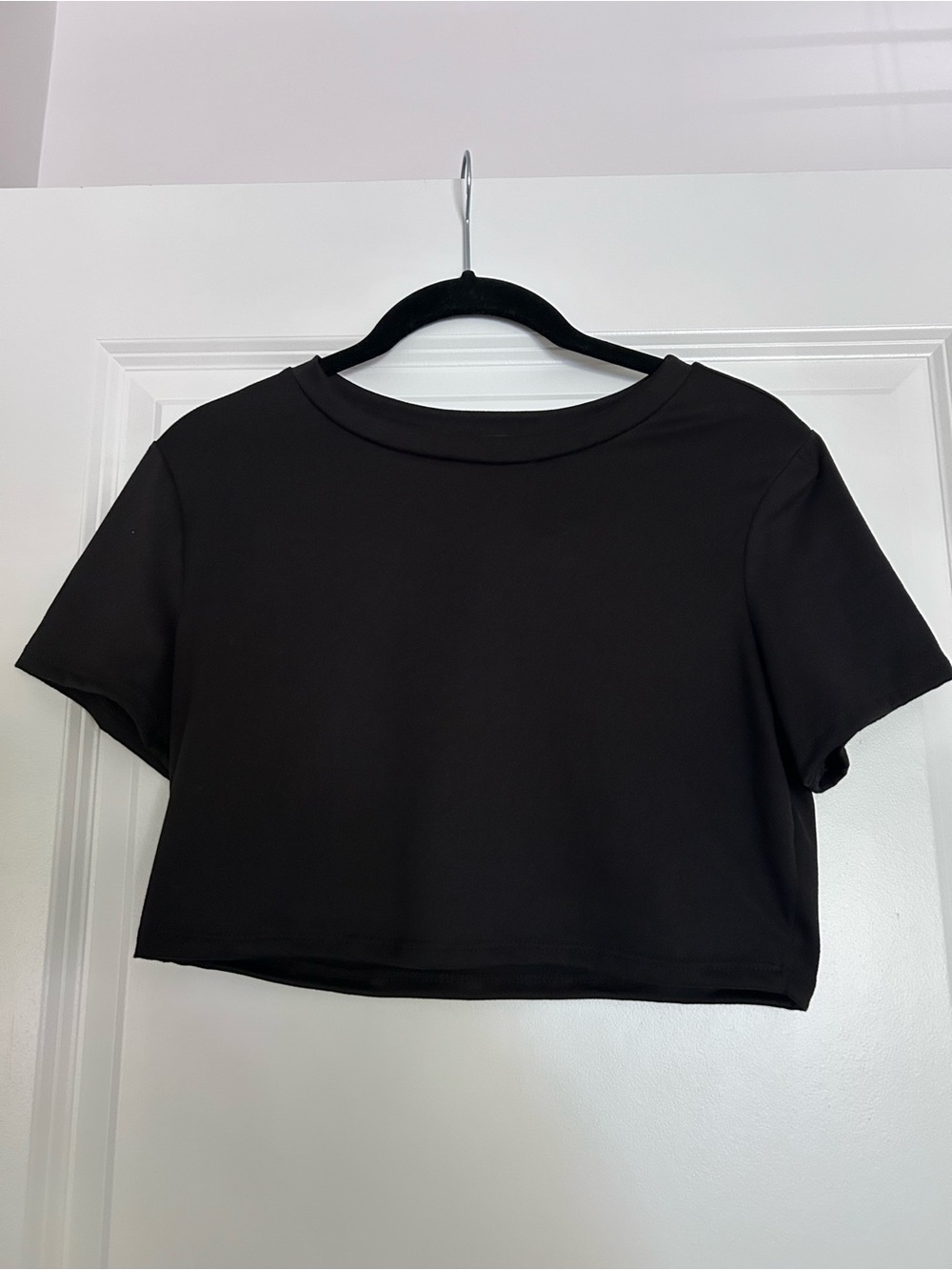 Women's Black Cropped Short Sleeve Top - Minimalist Everyday